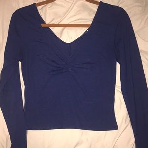 blue long sleeve crop top